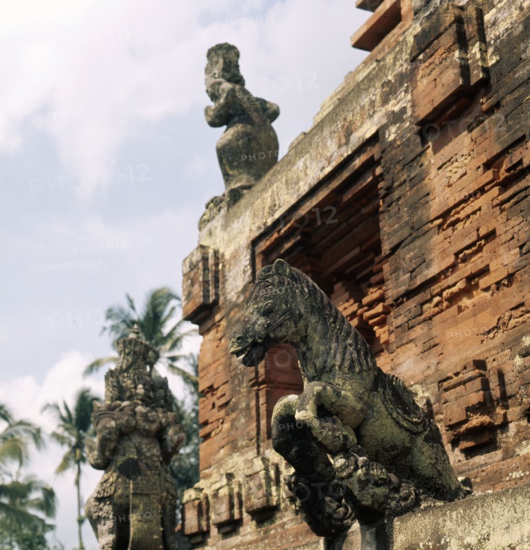 The tiered structure of Balinese Hindu shrines reproduces the three levels of the cosmos: the under-world, the world of humanity and the towering celestial mountain of the gods