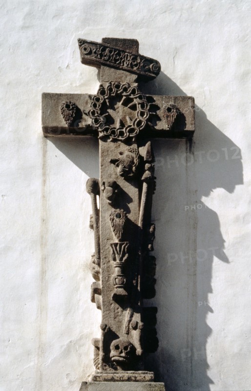 Church cross at Convent of San Francisco, Tepeapulco, built in the C16th on the site of an Aztec temple pyramid to the god Huitzilopochtli