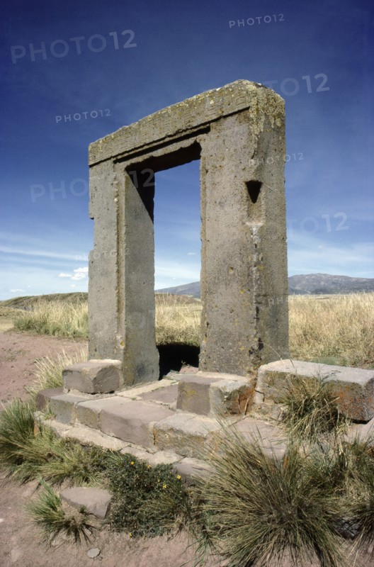 Front view of the Gateway of the Moon