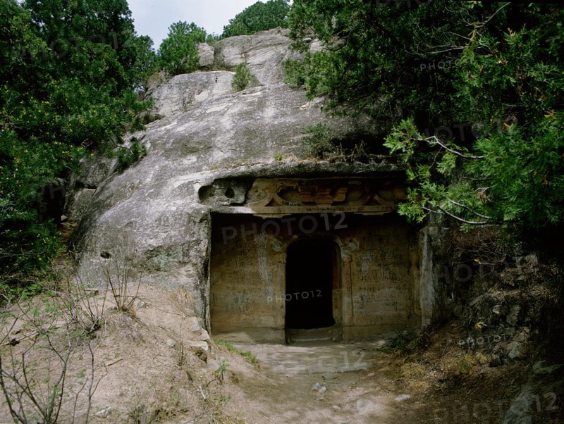 The entrance to one of the cave temples at Tianlong Shan, perched high on the cliff face