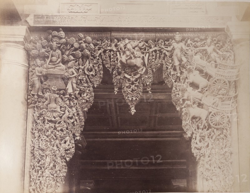Wood carving at Shwe Dagon Pagoda