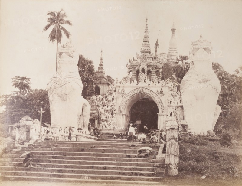 The entrance to Shwe Dagon Pagoda