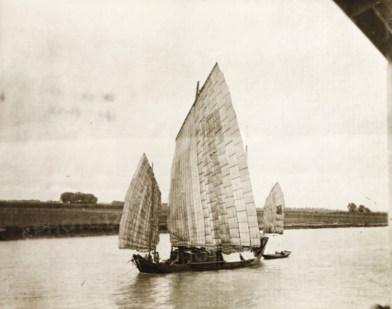 A junk transports salt on the Yangtze River