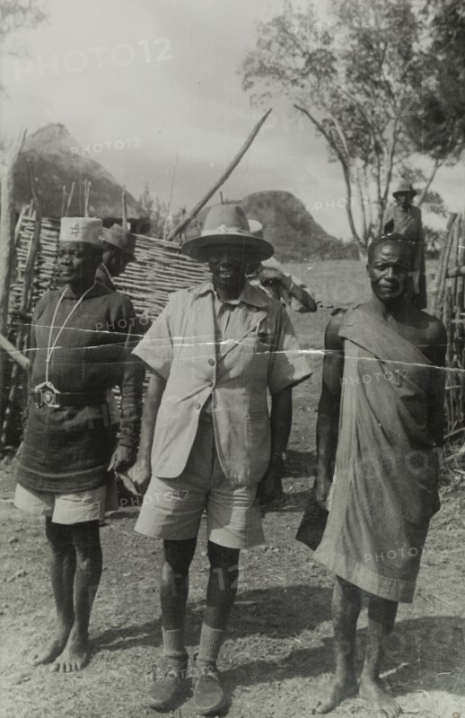 Mau Mau suspect and guards