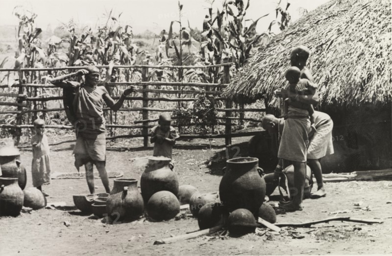 A Kikuyu family pottery