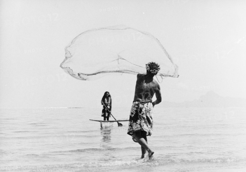 Fishing with a cast net