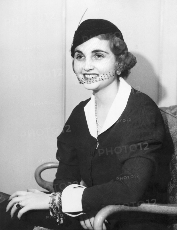 Barbara Hutton Set To Sail