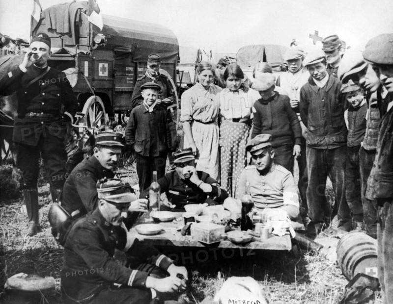 WWI Roadside Lunch