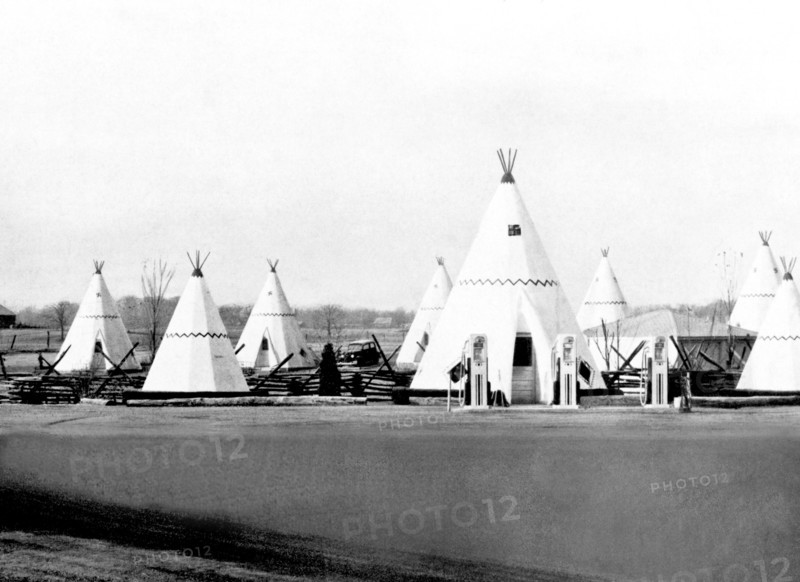 Wigwam Village Gas Station
