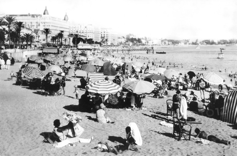 The Beach At Cannes