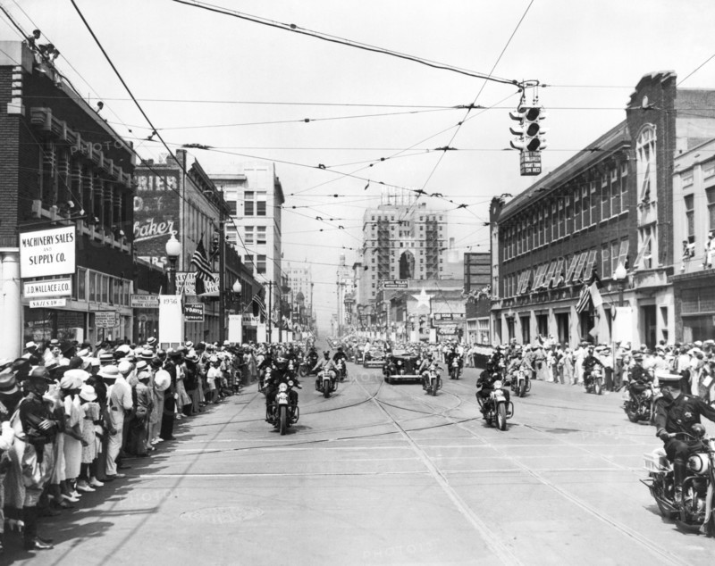 FDR Arrives In Dallas