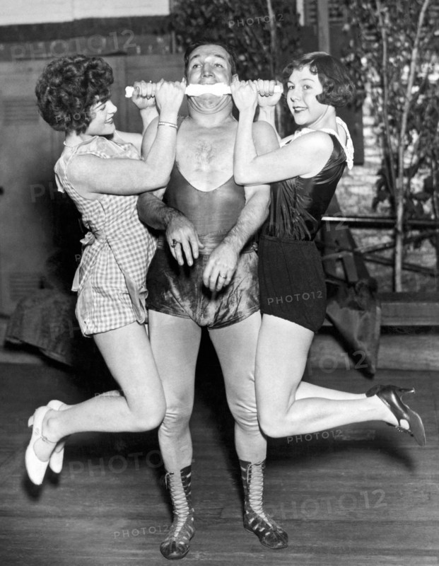 Strongman Lifts With His Teeth