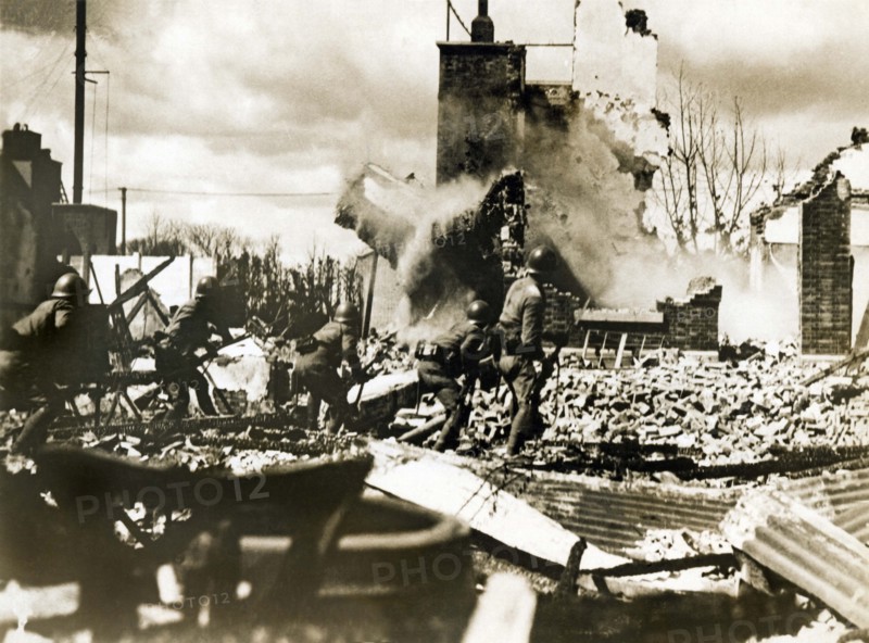 Japanese Troops In Chapei
