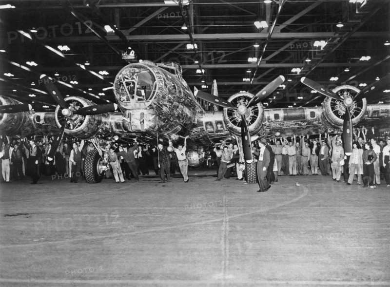 5,000th Boeing B-17 Built