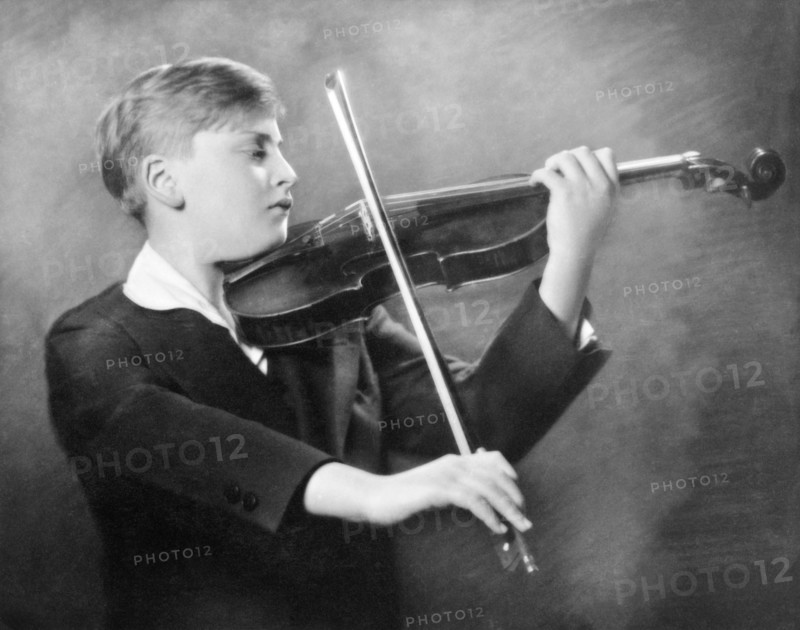 Violinist Yehudi Menuhin