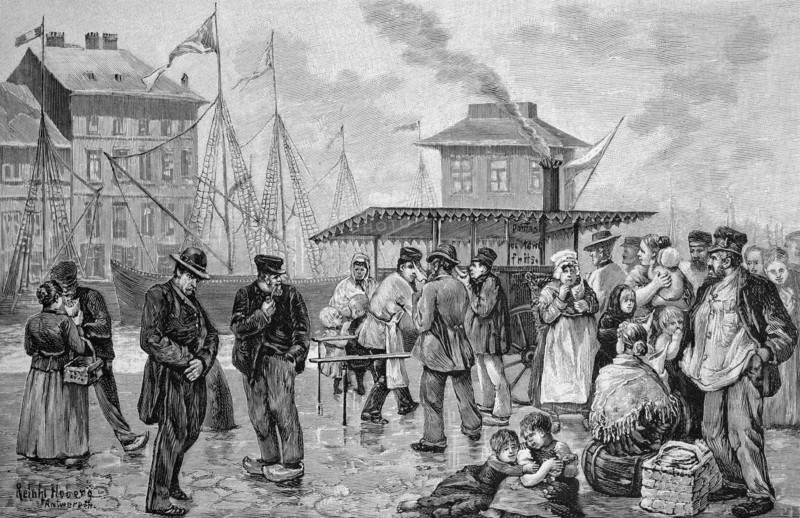 Merchant offering roast potatoes in antwerp