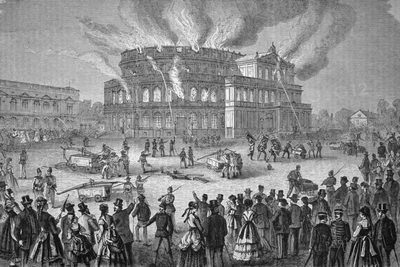 Hoftheater in dresden in flames