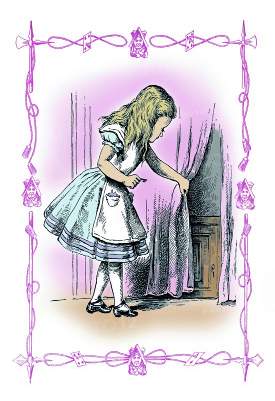 Alice in Wonderland: Alice Tries the Golden Key