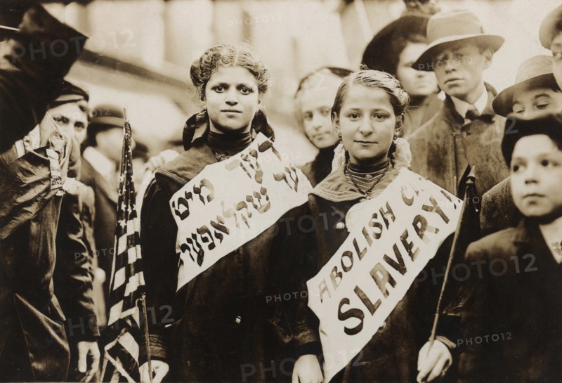 Young Girls Protest Child Labor in New York Rally and carry Yiddish Signs 1909