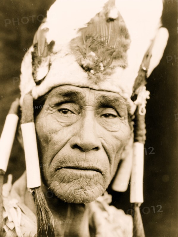 A Klamath head-dress 1923