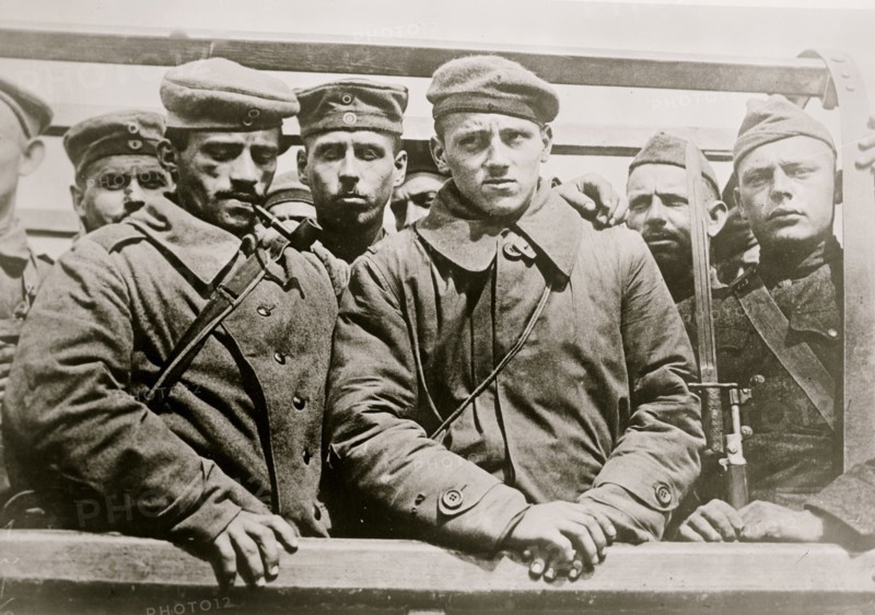 U.S. soldiers & German prisoners 1918