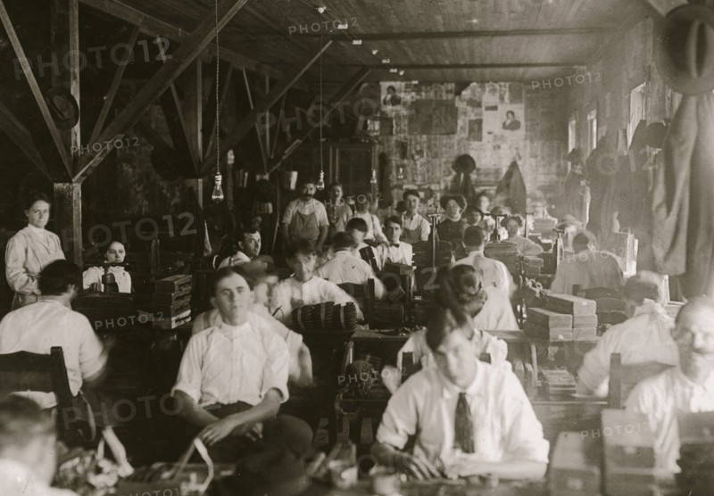 A few of the workers. P. San Martin Cigar Co. Tampa, Fla., 1909