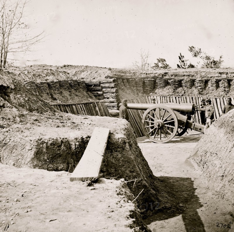 Aiken's Landing, Virginia (vicinity). Fort Brady on the James River, manned by Company C, 1st Conn. Heavy Artillery. (Battery ready for action) 1864