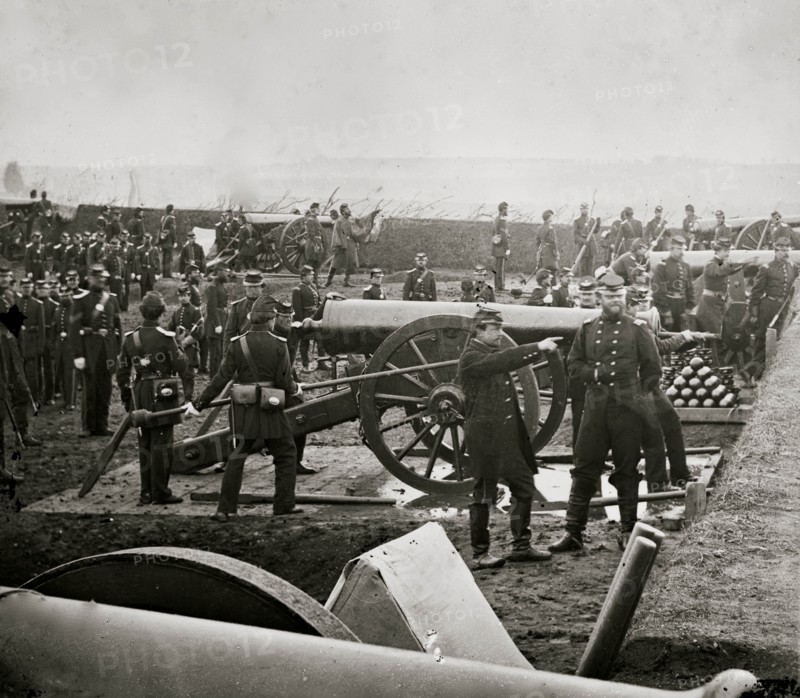 Arlington, Va. Guns and gun-crews of Fort Richardson 1863