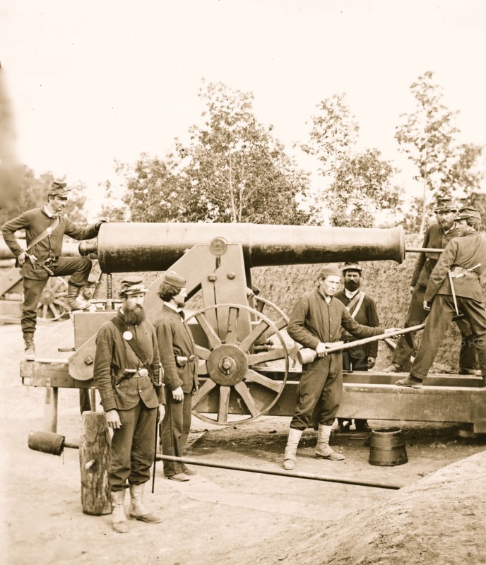 Arlington, Virginia. Big gun at Fort Woodbury 1863