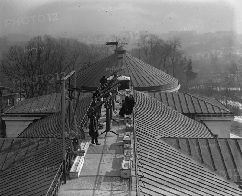 Mooning In DC 1925