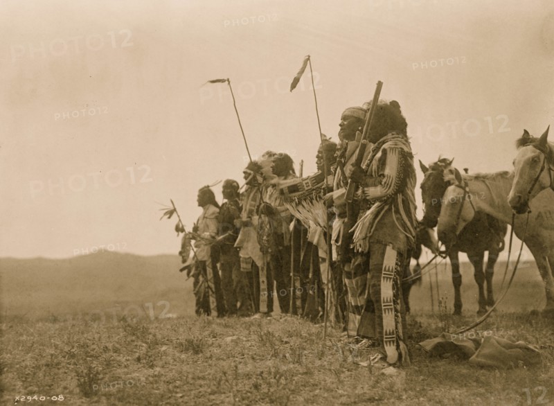 Awaiting the scouts return 1908