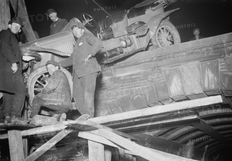 Shortcut over the bridge 1920