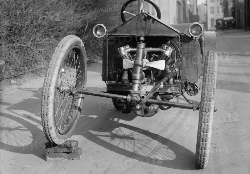 Automobile engines exposed with fan and steering column