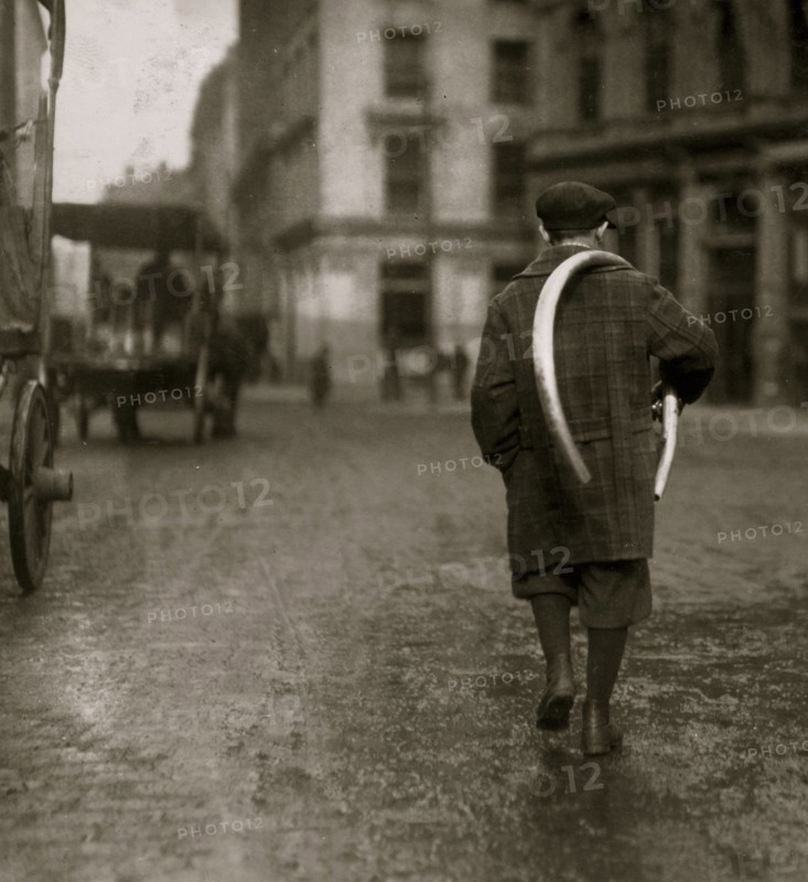 Boston Delivery Boy 1917
