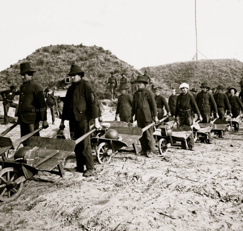 Charleston, South Carolina (vicinity). Naval battery on Morris Island 1865