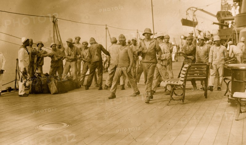 Coaling "MINAS GERAES" 1912