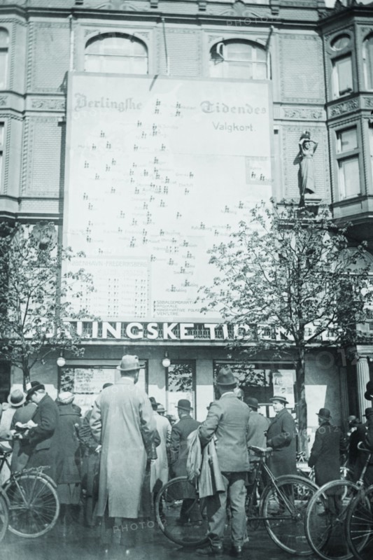 Danish Election Results Posted on Huge Automatic Billboard