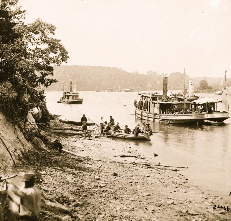 Deep Bottom, Va., vicinity. Transport Linda of Philadelphia and a monitor (Onondaga?) on the James 1864