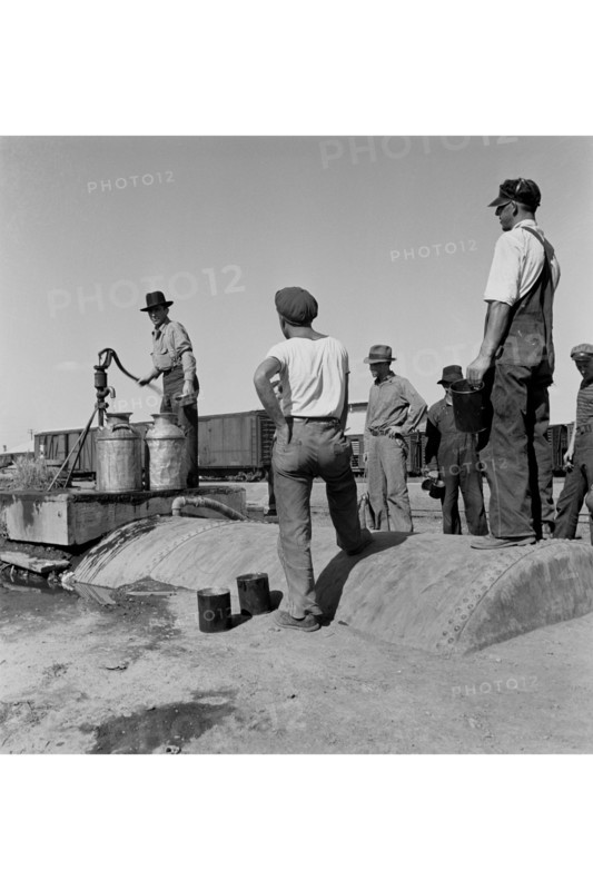 Drinking Water for Migrants 1939