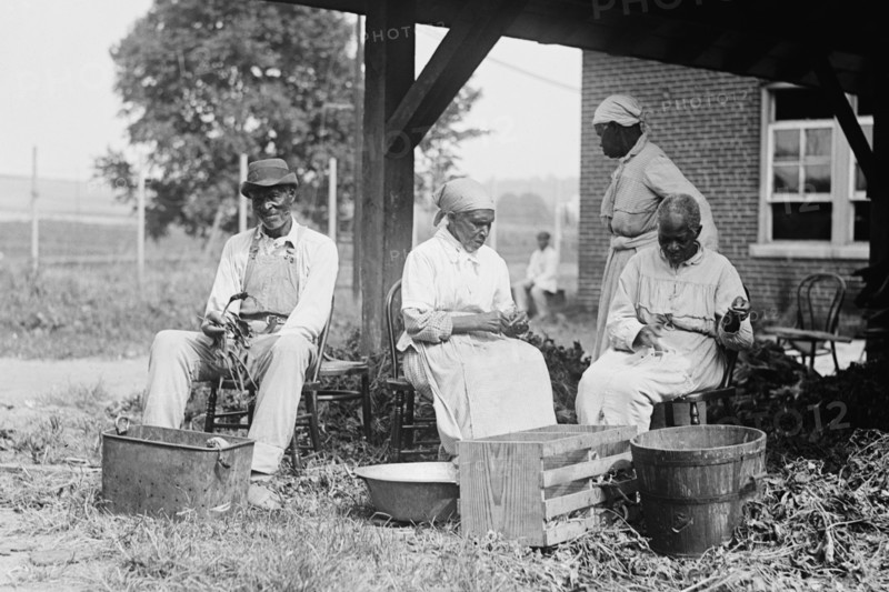 Ex-Slaves on Plantation 1920