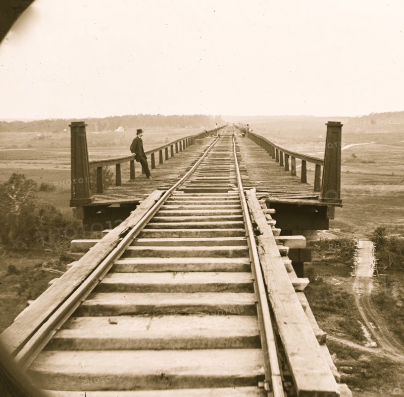 Farmville, Va., vicinity. High bridge of the South Side Railroad across the Appomattox 1865