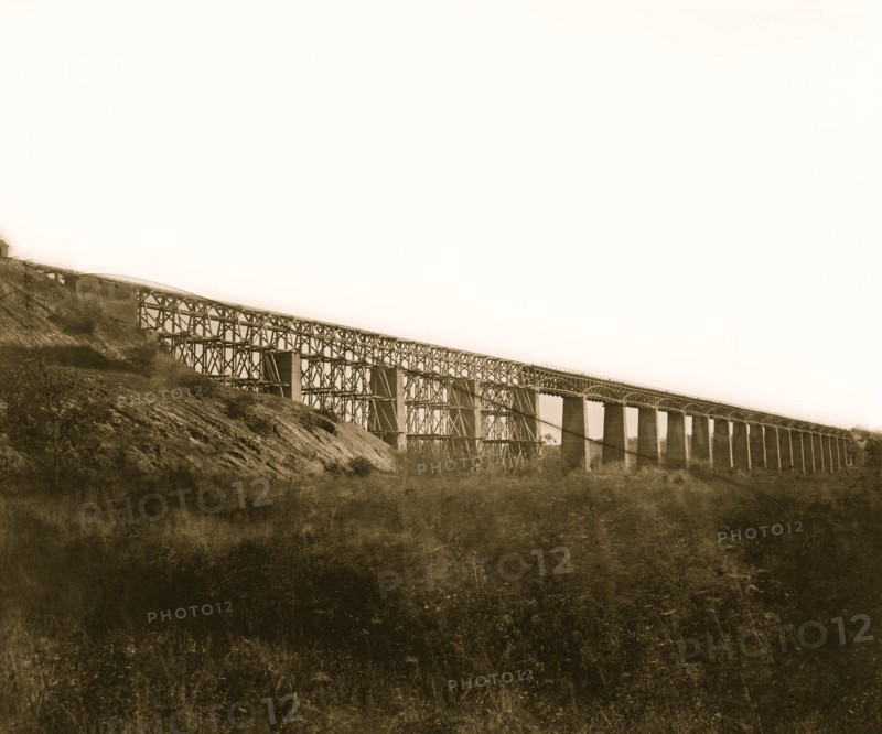 Farmville, Virginia (vicinity). High bridge of the South Side Railroad across the Appomattox 1865