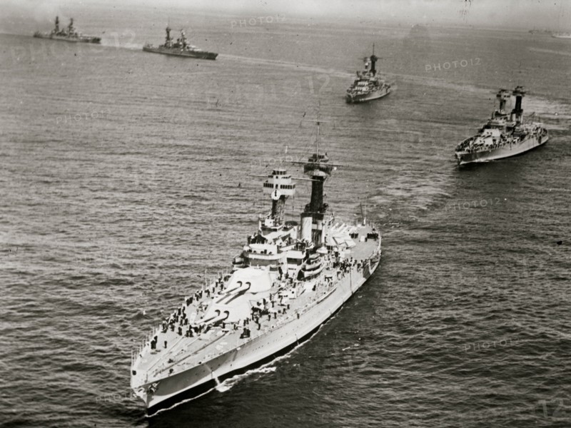 Fleet leaving Los Angeles for Hawaii