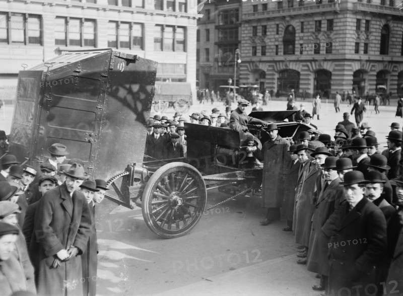 New York Gawkers Trash Talk 1912