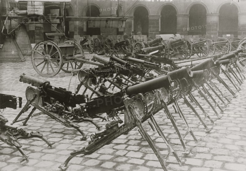 German Mitrailleuses in Invalides, Paris