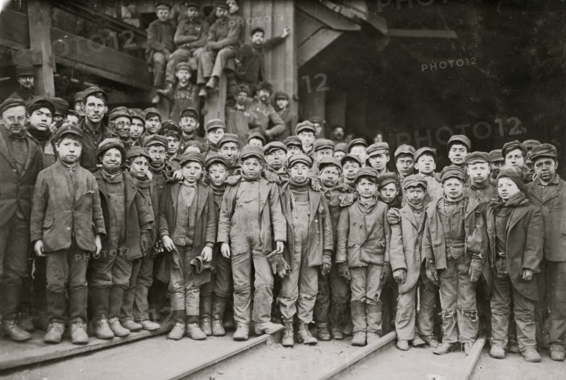 Group of boys working in #9 Breaker Pennsylvania Coal Co., Hughestown Borough, Pittston, Pa.  1908