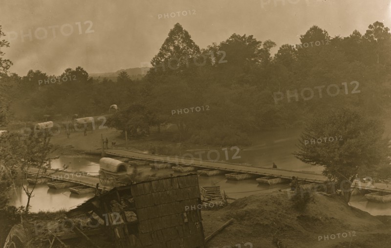 Hanovertown Ferry, Va. Pontoon bridges across the Pamunkey, with wagons 1864