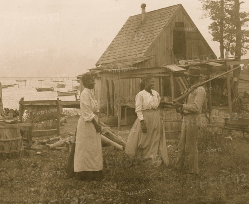 Hut of oyster fishermen, Chesapeake Bay 1905