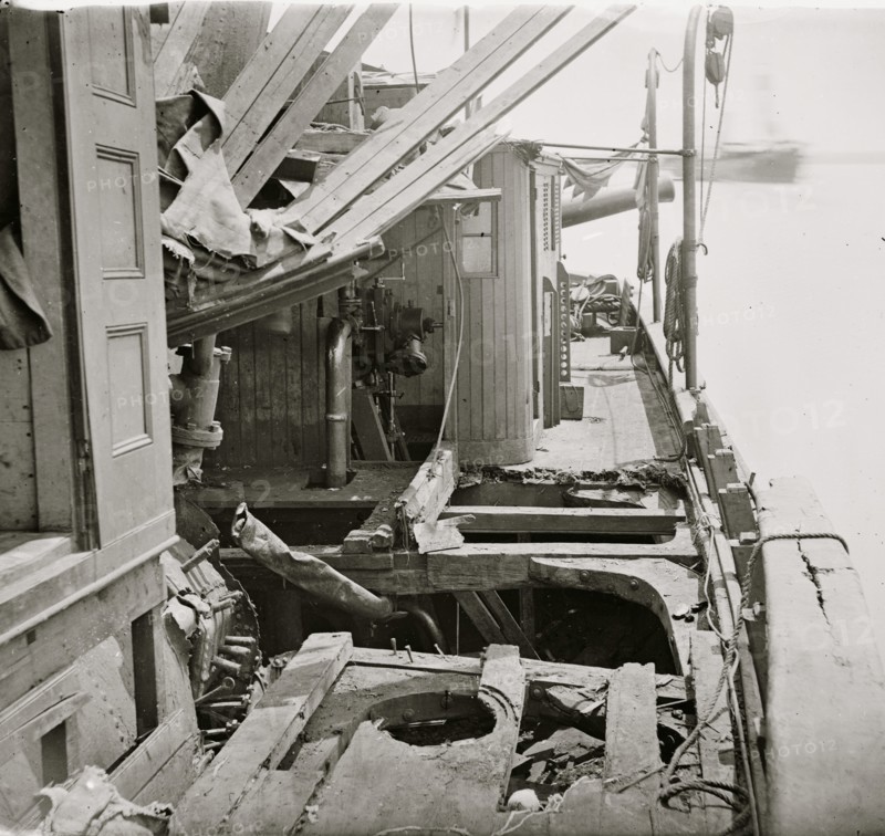 James River, Va. Deck of Confederate gunboat Teaser, captured by U.S.S. MARATANZA, showing damage from shell fire 1862