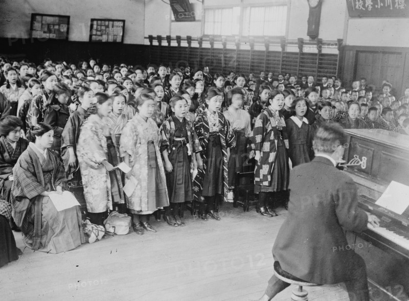 Japanese children sing "God Save King" 1921